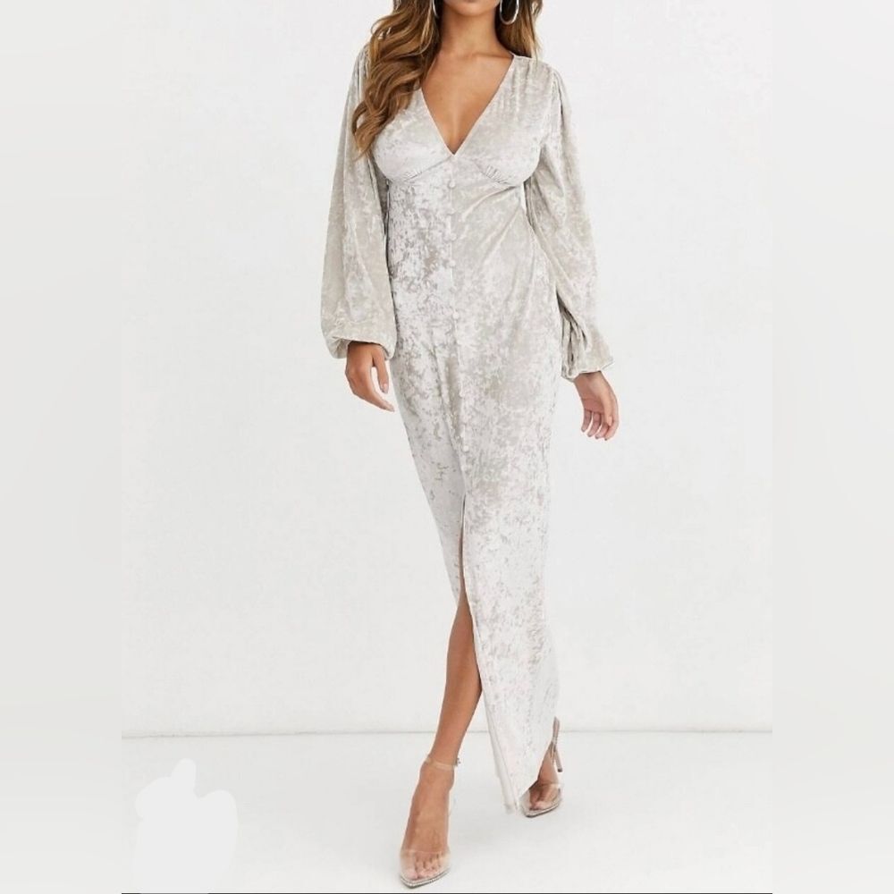 NWT ASOS Cream Crushed Velvet Long Sleeve Deep V Neck Maxi Dress Size 2